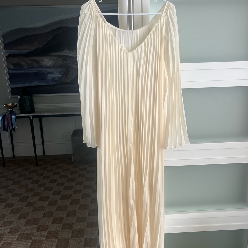 Sézane 42 cream pleated maxi dress v back